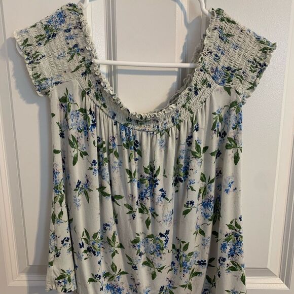 American Eagle Size XSmall Outfitters Floral Smocked Blouse - Picture 4 of 4